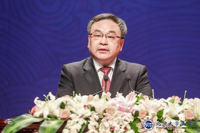 毕业季最真挚的校长毕业寄语，致乘风破浪的你