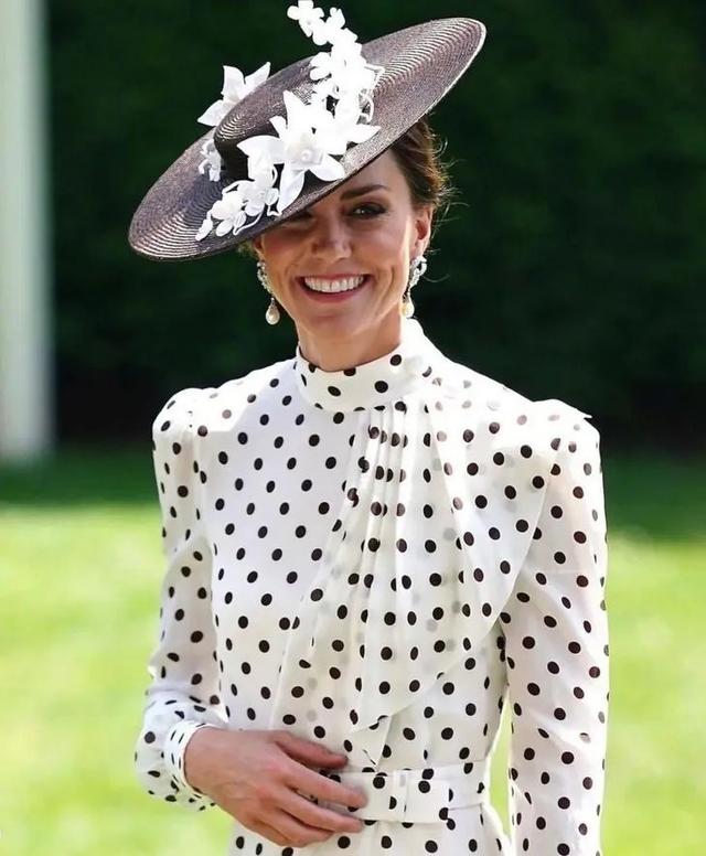 长脸必备耳环图片，长脸高颧骨适合什么耳饰（我这个大长脸终于也戴对了耳环）