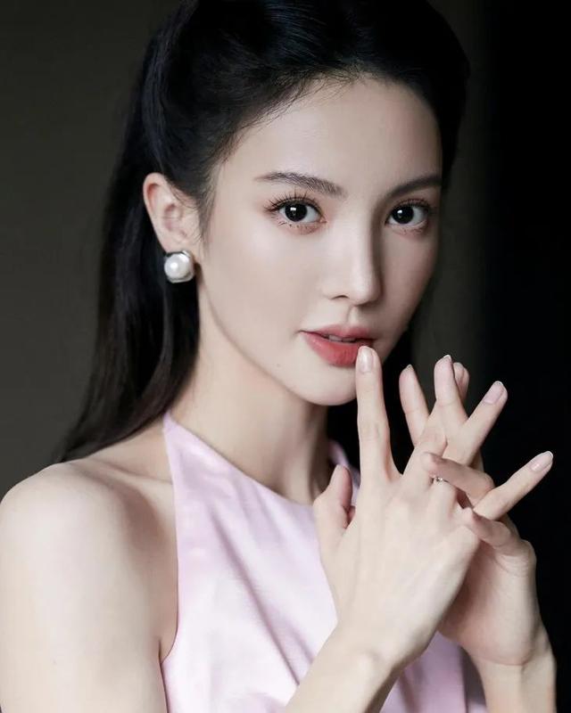 长脸必备耳环图片，长脸高颧骨适合什么耳饰（我这个大长脸终于也戴对了耳环）