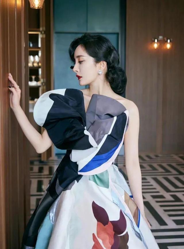 长脸必备耳环图片，长脸高颧骨适合什么耳饰（我这个大长脸终于也戴对了耳环）