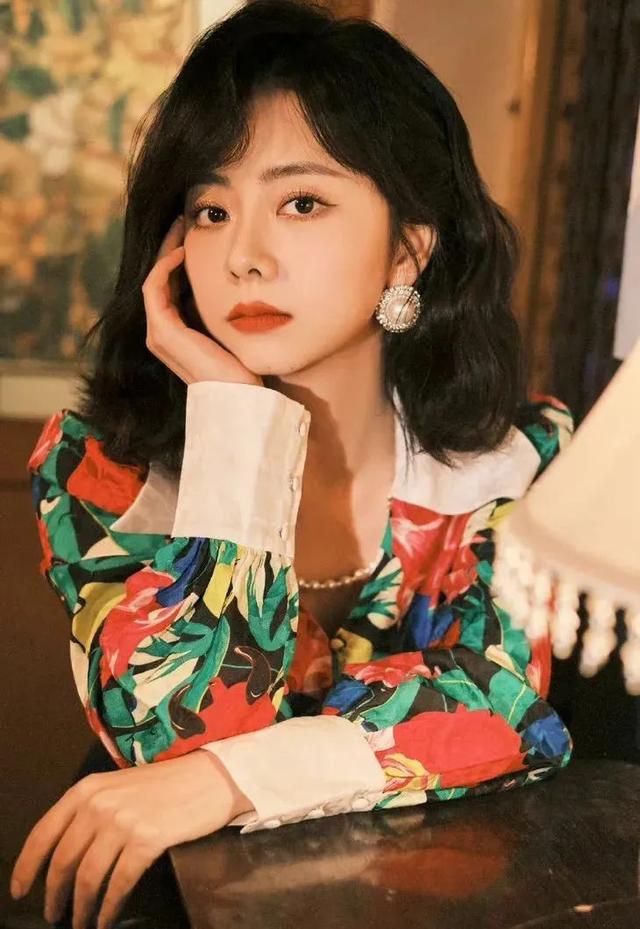 长脸必备耳环图片，长脸高颧骨适合什么耳饰（我这个大长脸终于也戴对了耳环）