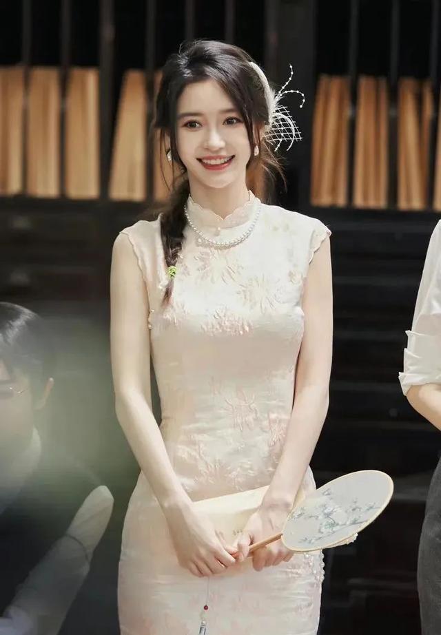 长脸必备耳环图片，长脸高颧骨适合什么耳饰（我这个大长脸终于也戴对了耳环）