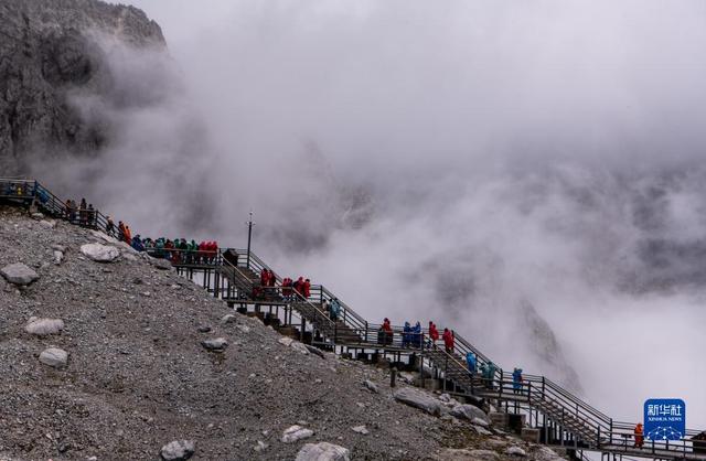 云南丽江玉龙雪山简介，玉龙雪山迎来夏日旅游热