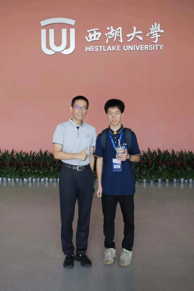 考上浙大算学霸吗，宁波16名学霸被西湖大学录取（能考上浙江大学的算不算学霸）