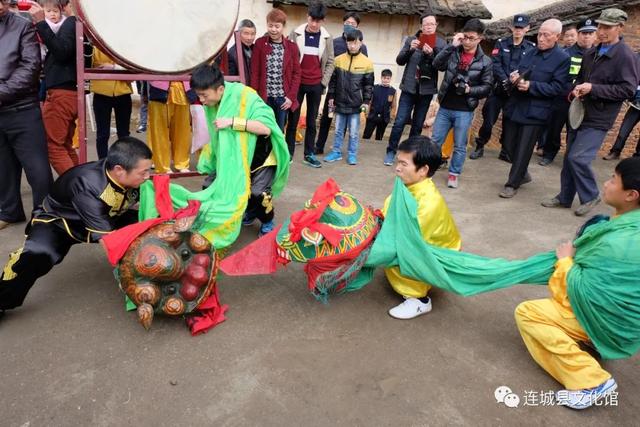 北少林舞狮，李连杰因“片酬”和刘家良产生矛盾