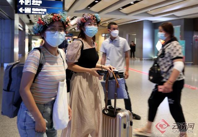  昆明长水机场实拍白天，99%的人都看醉了……