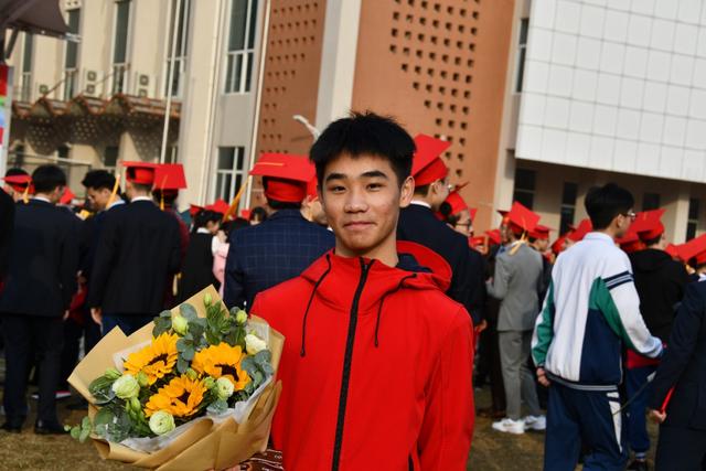 写给高考学姐学长的话简短，学弟学妹送祝福