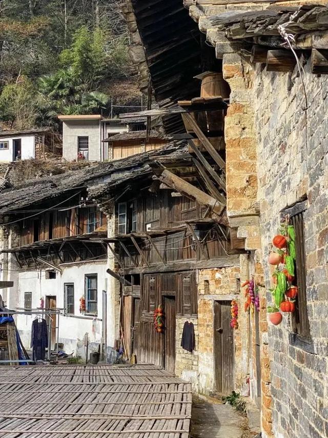杭州的灵山幻境游记，这座藏在杭州名气背后的小山城