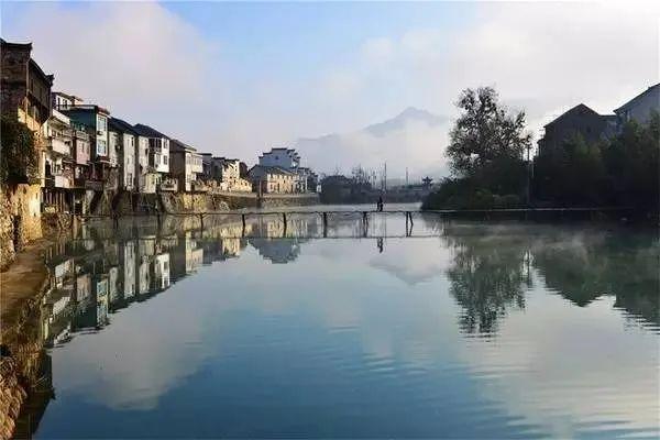 杭州的灵山幻境游记，这座藏在杭州名气背后的小山城