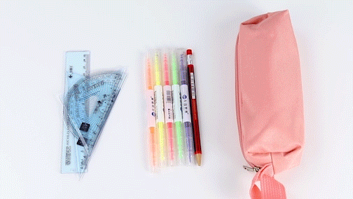 书包里有哪些文具，小学生的书包里都有哪些文具（小小文具见证生活走向富裕的脚步）