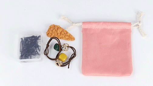 书包里有哪些文具，小学生的书包里都有哪些文具（小小文具见证生活走向富裕的脚步）