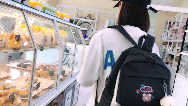 书包里有哪些文具，小学生的书包里都有哪些文具（小小文具见证生活走向富裕的脚步）