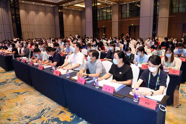 科技助力体育，你甚至能在进博会“见到”魔术师约翰逊