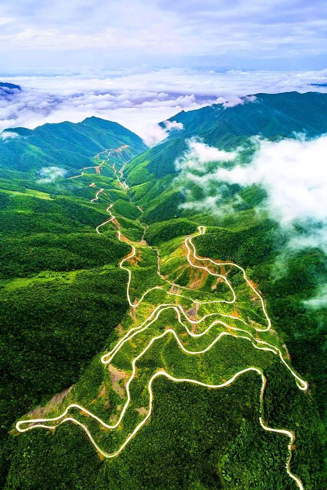 即刻就出发何必远行，国内自驾游必去的10条公路