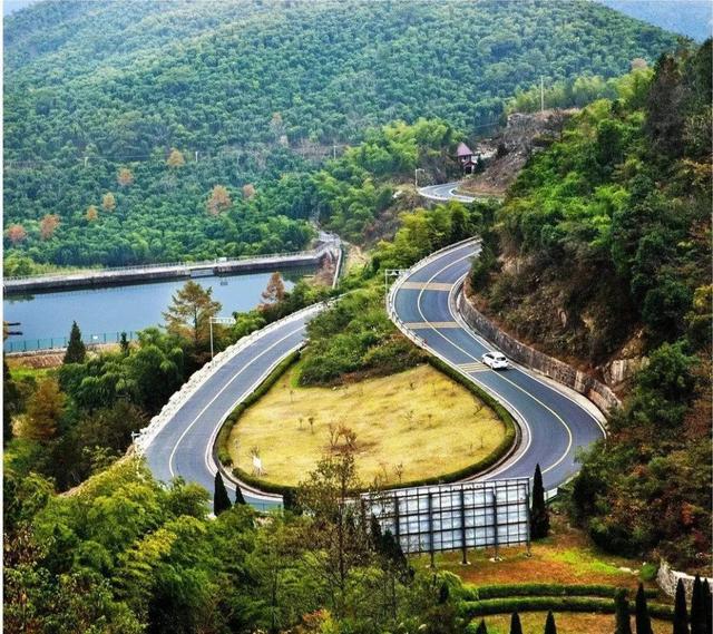 即刻就出发何必远行，国内自驾游必去的10条公路