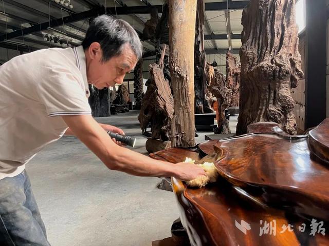 利川公共就业和人才服务局官网，带动百余人创业就业