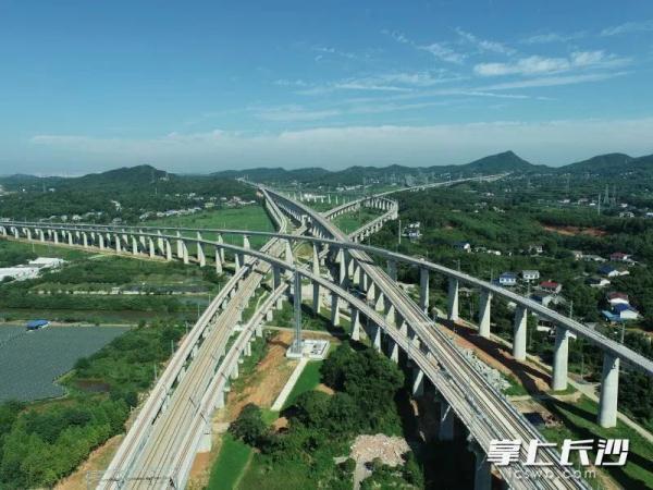 长沙高铁站在哪，长沙新修的高铁站在哪里（深读丨长沙高铁西站）