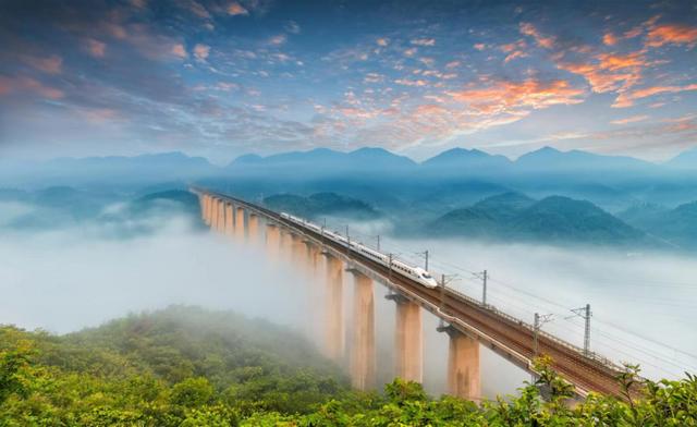 成渝双城经济圈，高质量建成成渝地区双城经济圈（泸州永川江津人大合作助推成渝地区双城经济圈建设）