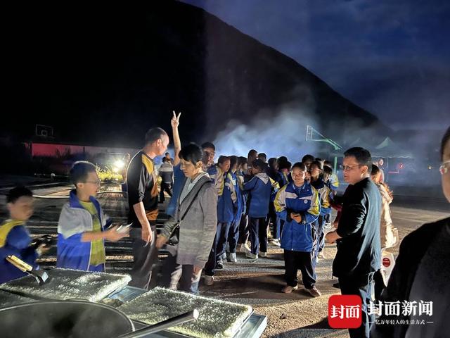 泸定地震海螺沟，甘孜州文旅局长：冰川没影响