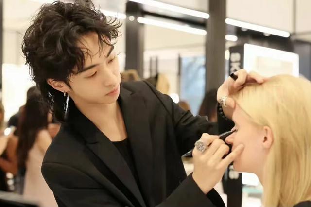 伊能静儿子哈利，伊能静大儿子哈利现状（伊能静晒儿子哈利成长）