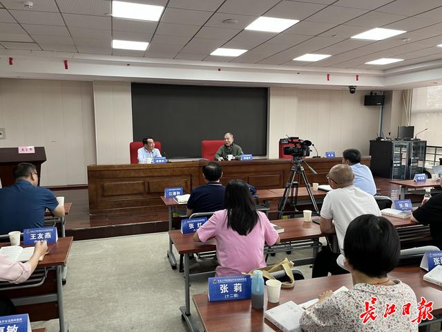 梁晓声作者简介，作家梁晓声生于哪一年（梁晓声：父母是最朴素的人文）