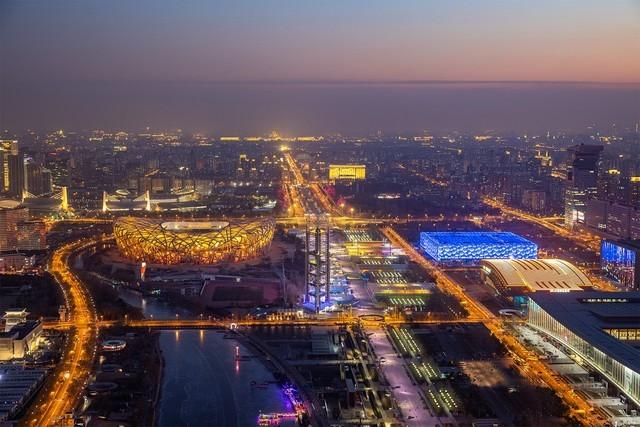 入门级的微单相机哪个好，佳能全画幅微单应该如何选择