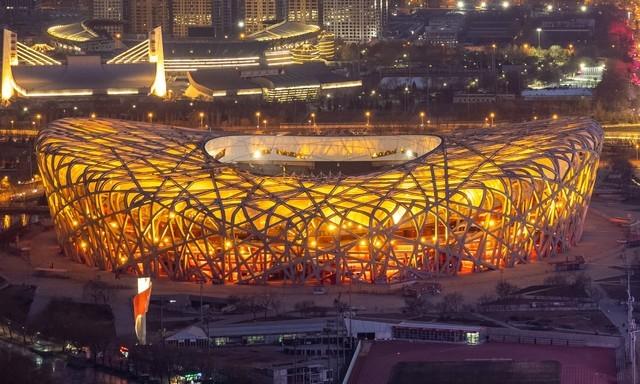 入门级的微单相机哪个好，佳能全画幅微单应该如何选择