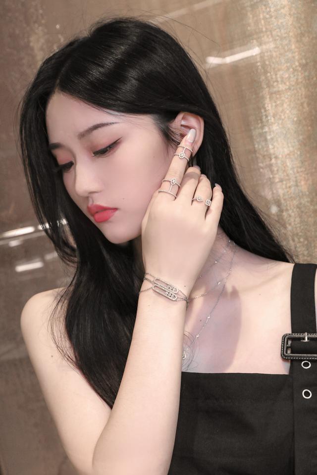 基辅迪纳摩美如画，颜值爆表MESSIKA