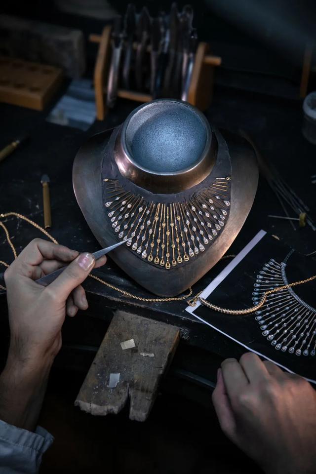 基辅迪纳摩美如画，颜值爆表MESSIKA