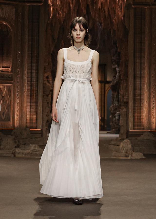 迪奥经典之作服装图，<迪奥>2007秋冬高定系列