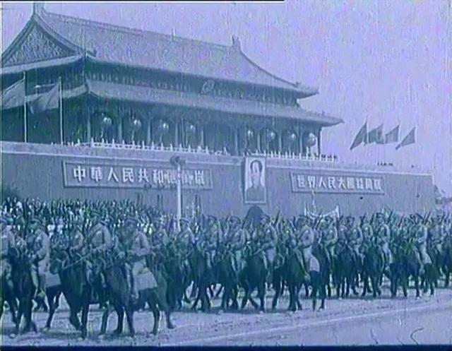 重看国庆阅兵全过程，重温15次国庆阅兵珍贵画面