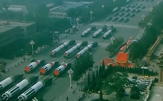 重看国庆阅兵全过程，重温15次国庆阅兵珍贵画面