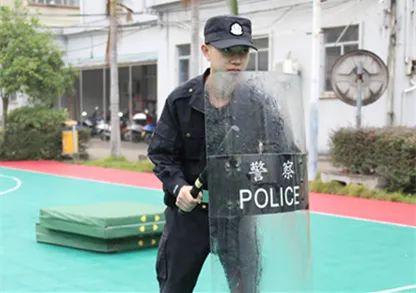 最美的祝福送给你，最美的祝福送给你歌词（最美的祝福送给）