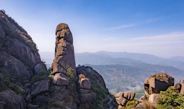 灵山旅游景点攻略大全，寻找天空之镜中另一个自己