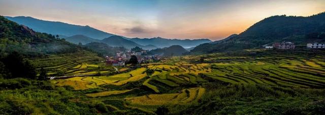 灵山旅游景点攻略大全，寻找天空之镜中另一个自己