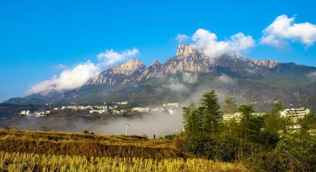 灵山旅游景点攻略大全，寻找天空之镜中另一个自己