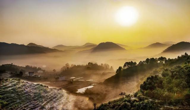 灵山旅游景点攻略大全，寻找天空之镜中另一个自己