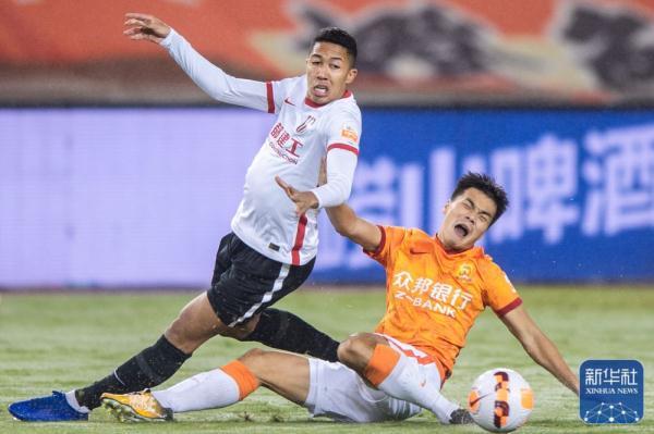 武汉长江不敌成都蓉城，成都vs武汉谁更胜一筹