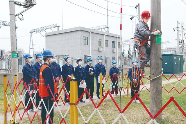 中国教育报5月7日，教育时报10月7日