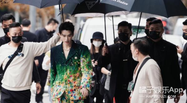 韩国红毯女明星有多敢穿，韩国红毯穿搭过于朴素