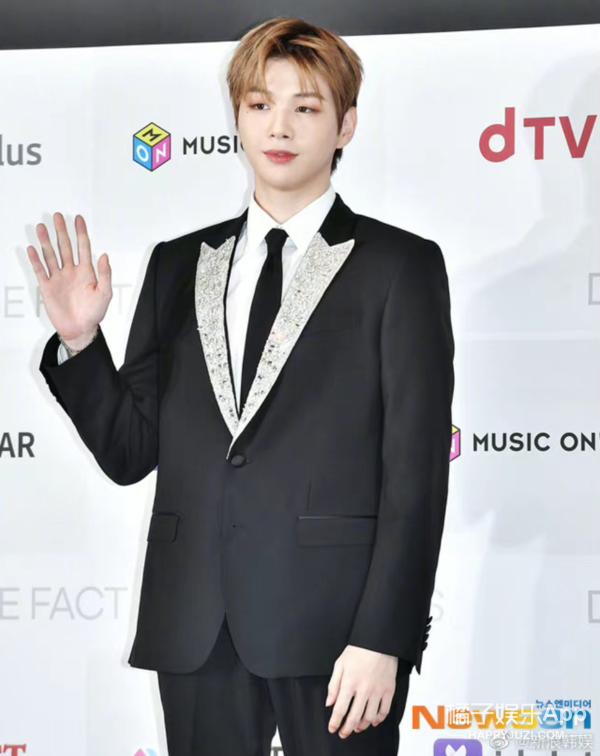 韩国红毯女明星有多敢穿，韩国红毯穿搭过于朴素