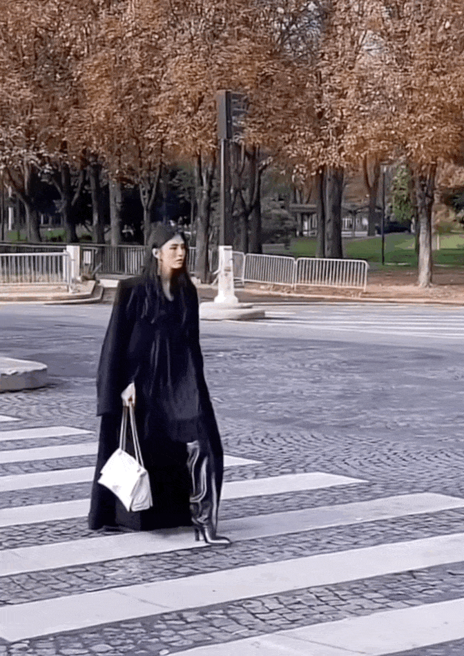 韩国红毯女明星有多敢穿，韩国红毯穿搭过于朴素