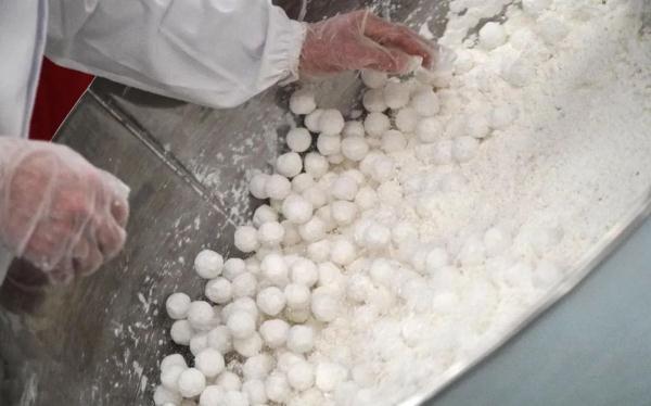 元宵节吃元宵的习俗和来历，记住传统“1拜2不碰3要做4要吃”