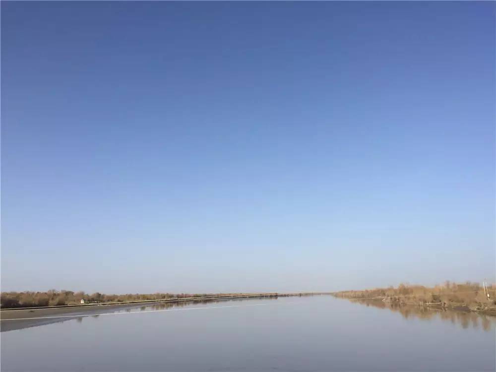 穿越塔克拉瑪干沙漠的沙漠公路自由行該怎么走？