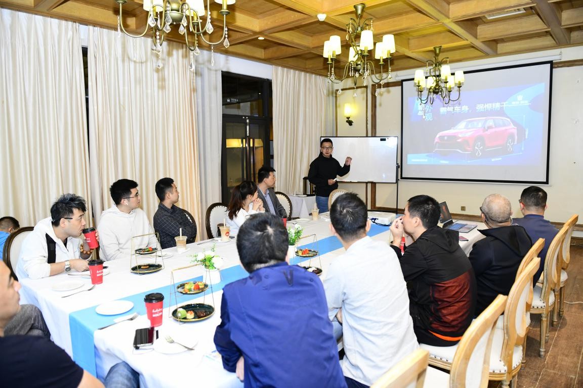 承经典,铸传奇!皇冠陆放厦门媒体试驾会