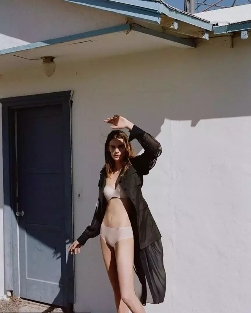 事业线女生(事业有成和“事业线”有关系吗?那些有事业的女性都没在care“事业线”)