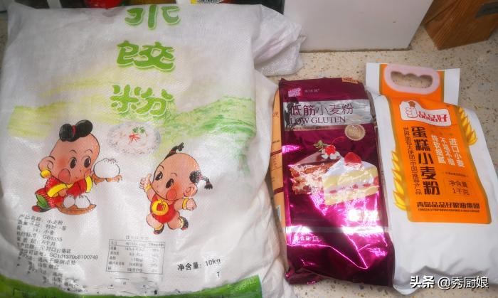 低筋面粉可以做什么 低筋面粉的家常做法
