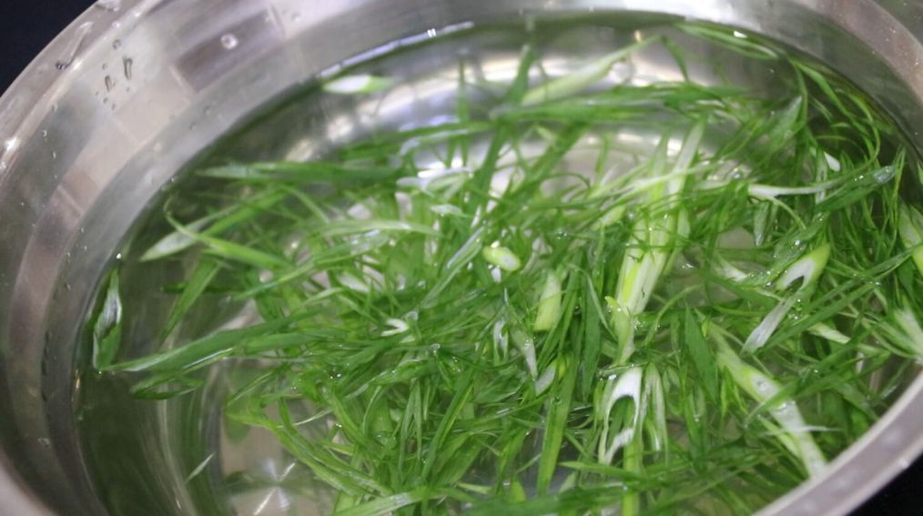 雪鱼肉怎么做好吃（教你葱油鳕鱼肉嫩且不腥的简单做法）