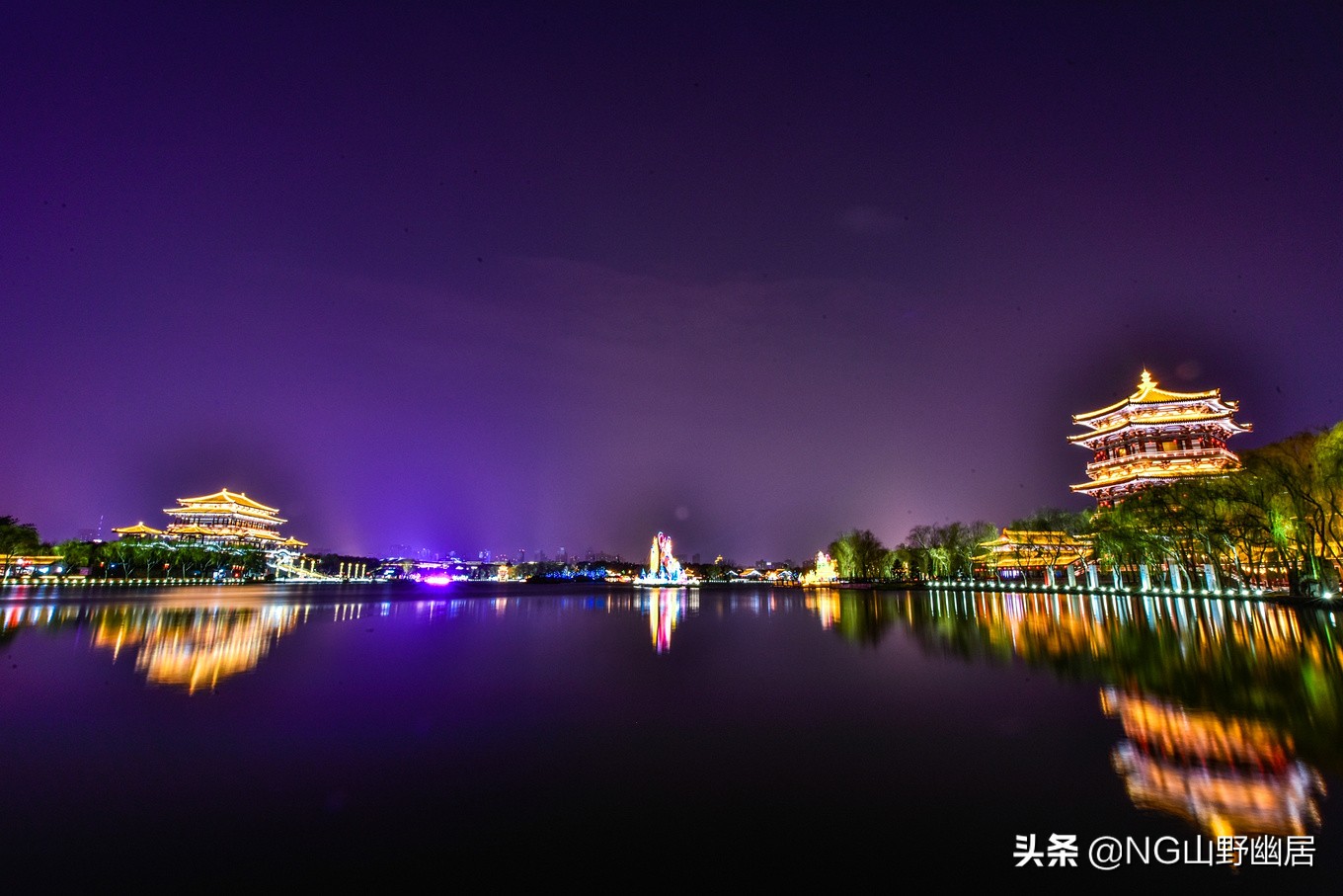 西安最美夜景:灯火辉煌的热闹街景,重现昔日的大唐盛世