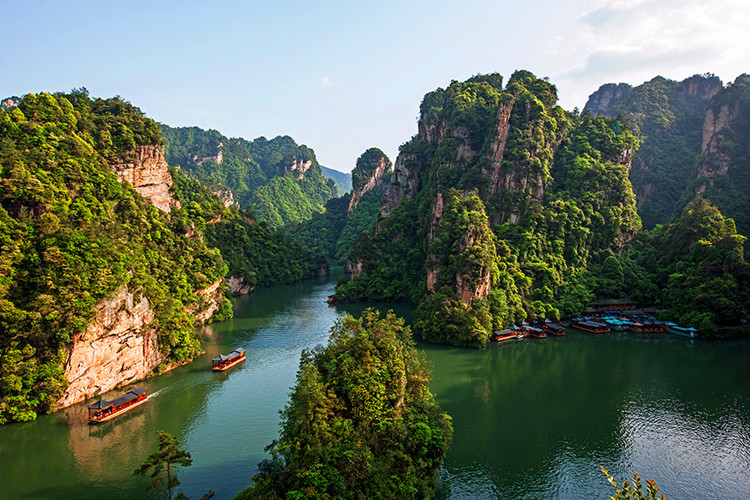 张家界的著名景点张家界必去十大旅游景点